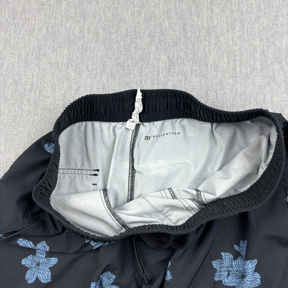 Travis Mathew Shorts Mens Medium Black Blue Floral Boardshort‎ Swim Trunks Surf